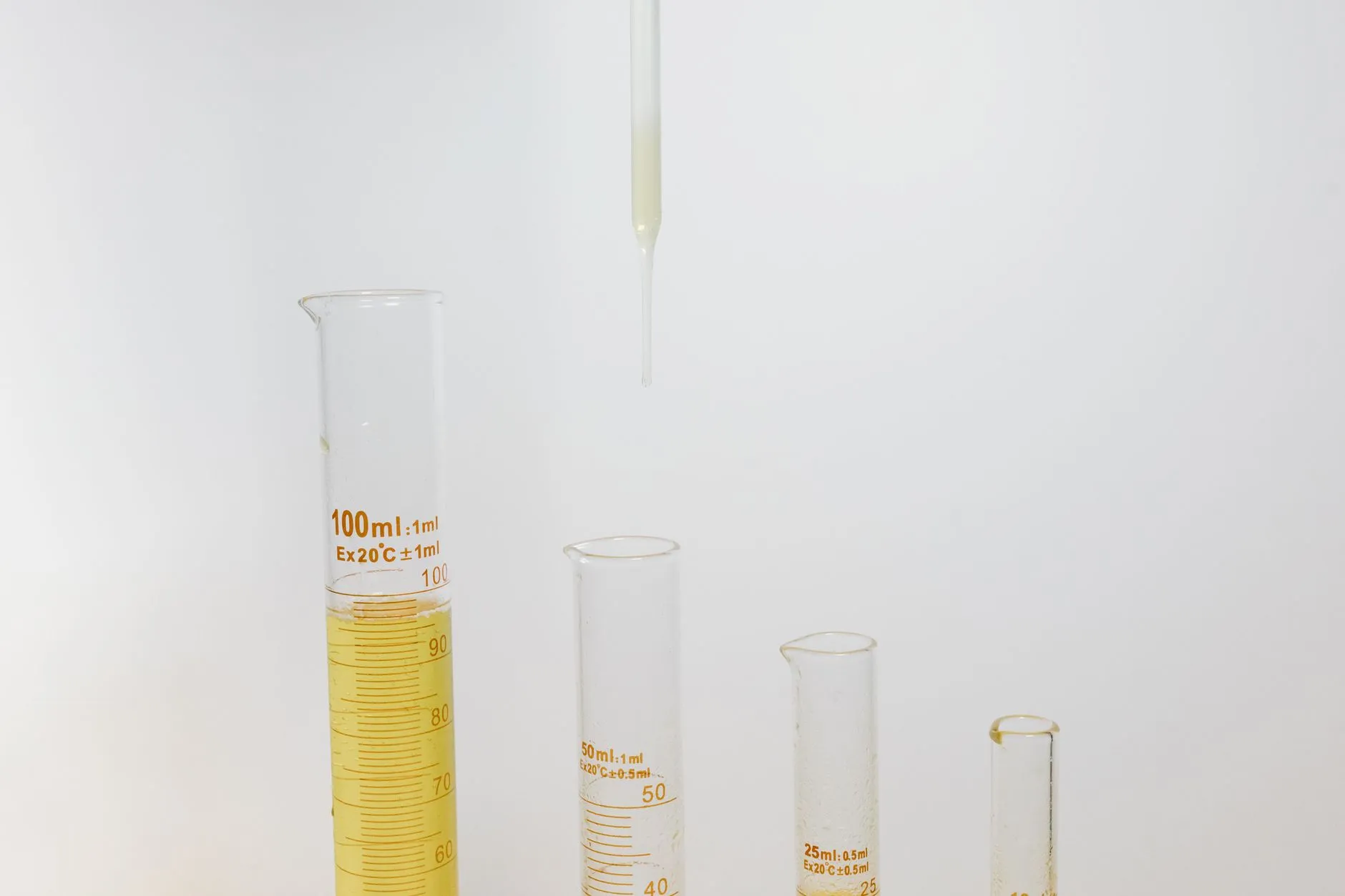 工业自动化设备中传感器连接器选型要点及信号传输稳定性分析