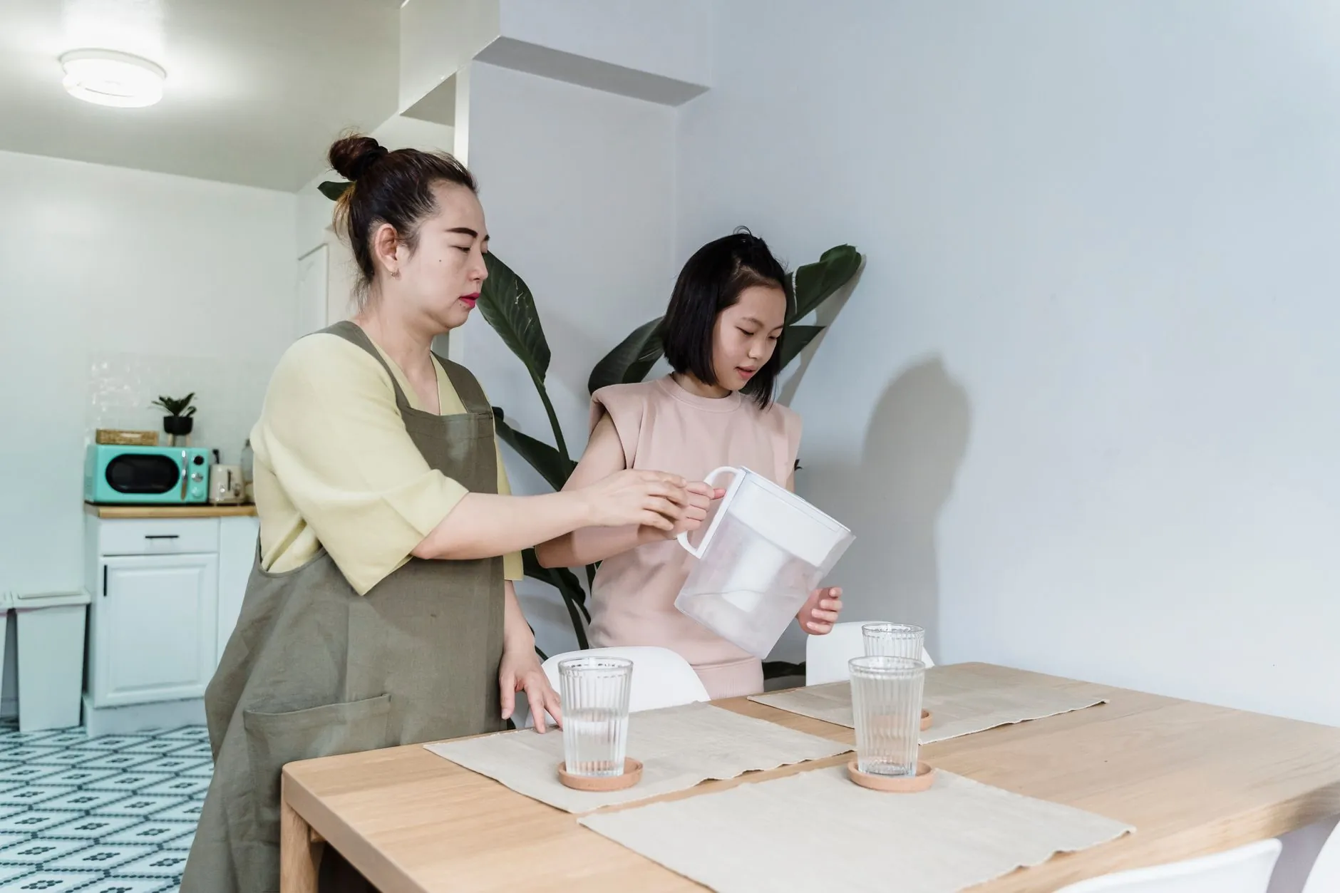 航空插头与圆形连接器在恶劣环境下的防水性能对比及适用建议